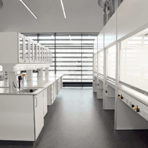 ZYSTM laboratoriokalustejärjestelmät ja vetokaapit_small